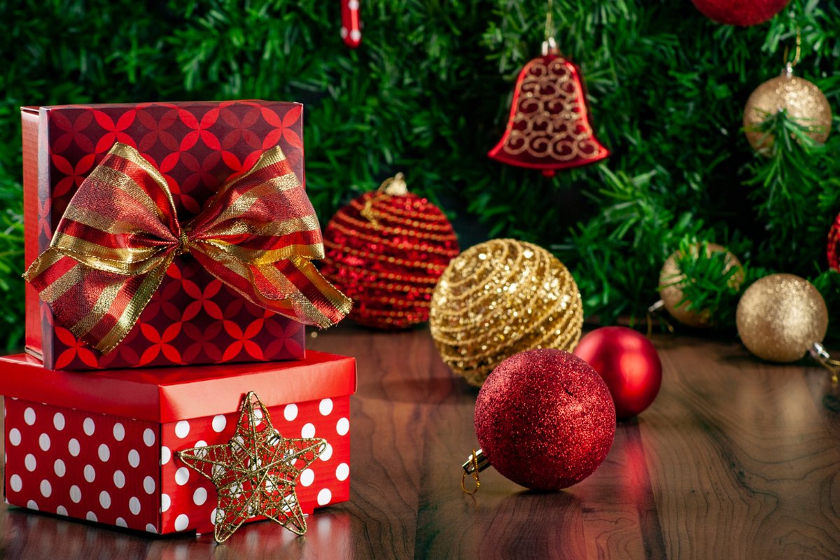 Win a delicious festive hamper worth £50!