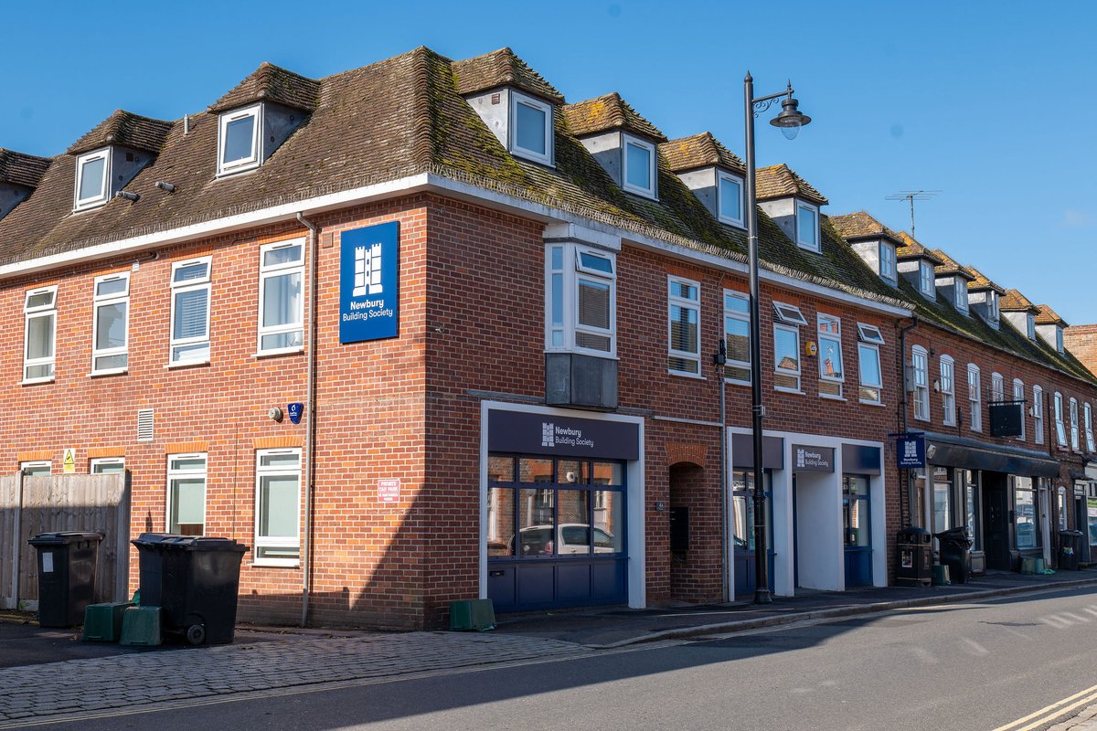 Thatcham branch team run, sing, bake, and dance for Swings and Smiles